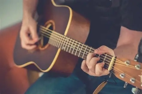 Guitar Nhật Bản (Đã qua sử dụng)